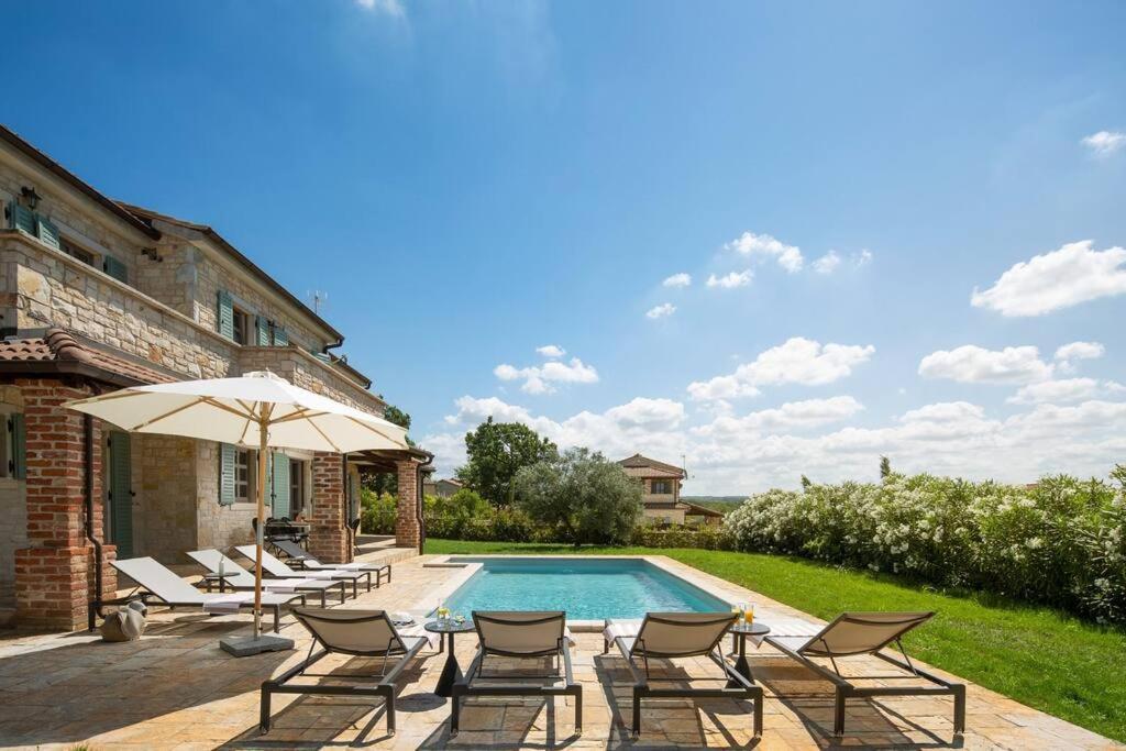 Rustic Villa Ruta With A Pool In Istria Sveti Lovreč Pazenatički Εξωτερικό φωτογραφία