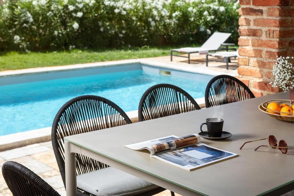 Rustic Villa Ruta With A Pool In Istria Sveti Lovreč Pazenatički Εξωτερικό φωτογραφία